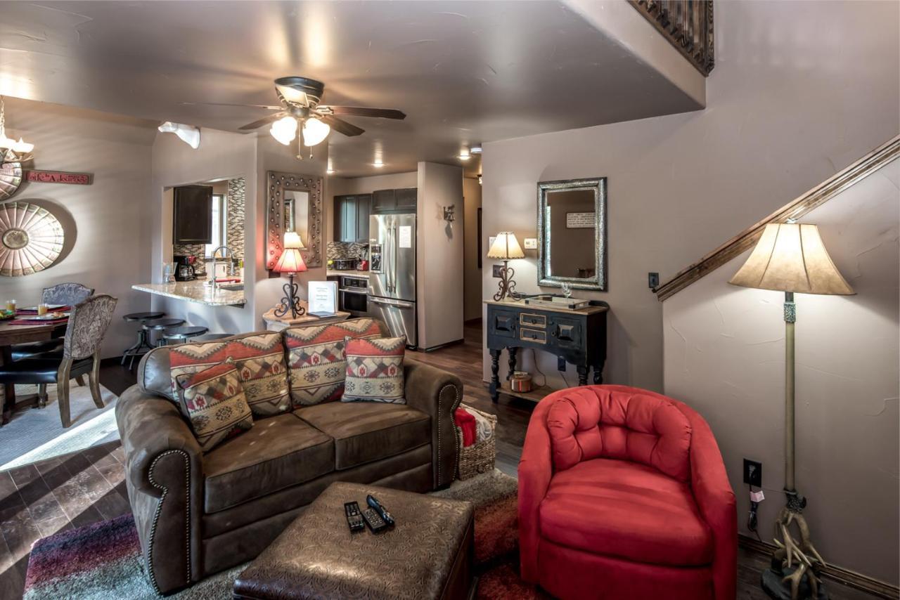 Fifth Dimension, 2 Bedrooms, Wifi, Hot Tub, Game Table, Grill, Sleeps 4 Ruidoso Exterior photo